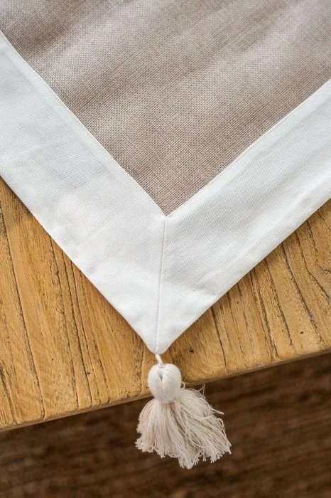 SENDERO BORDADO A MANO - BEIGE Y OFF WHITE en Beige - Textiles, Uruguay | La Iberica, vista 8