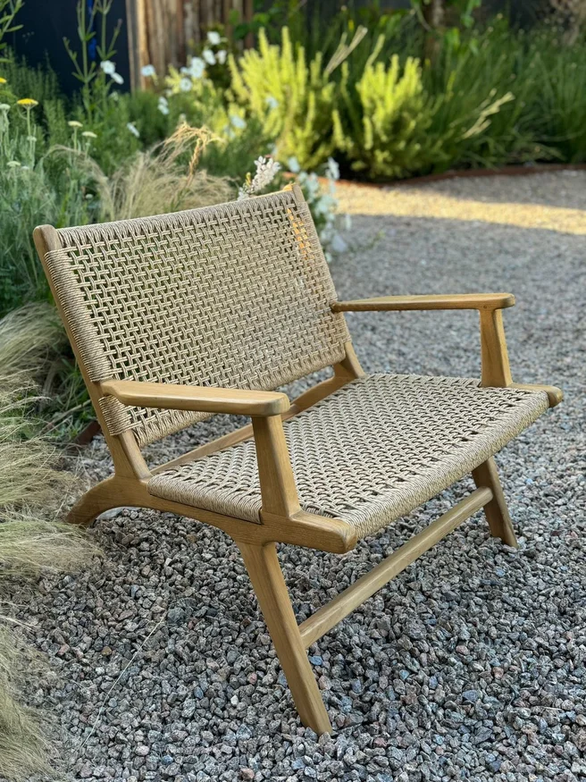 BUTACA PARIS CON BRAZOS NATURAL en Madera natural - Muebles para el exterior, Uruguay | Masinfinito Casa, vista 2
