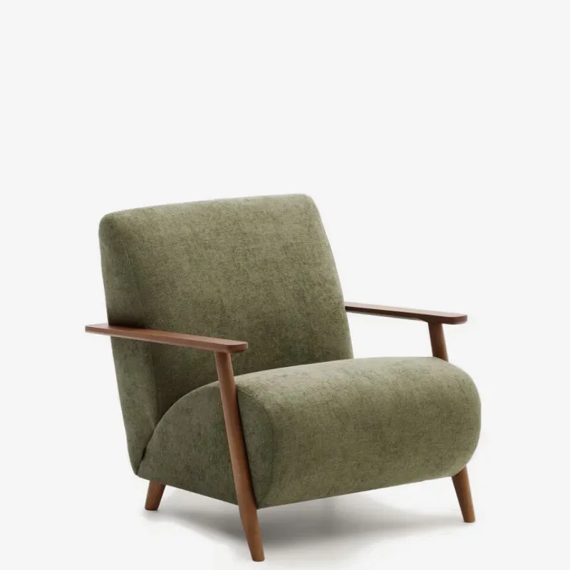 Butaca Meghan de chenilla - de chenilla verde y madera maciza de fresno con acabado nogal FSC Mix Credit en Beige - Butacas, banquetas y puffs, Uruguay | Kavehome