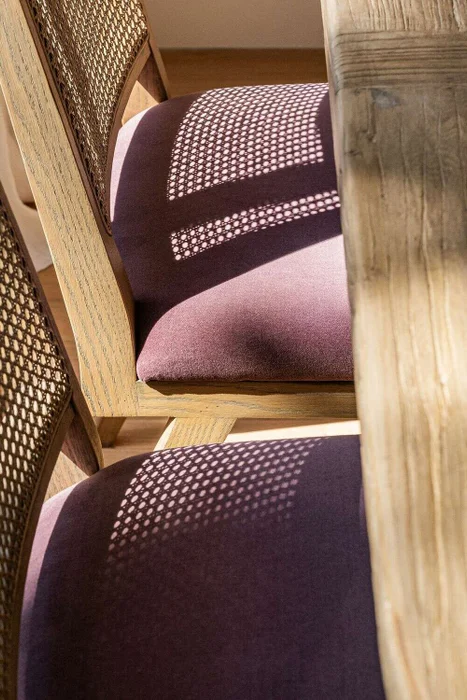 SILLA MODERNA CON ESTERILLA - TERCIOPELO UVA en Violeta - Sillas, Uruguay | La Iberica, vista 11