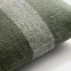 Almohadón Nurei de algodón y lino verde 50 x 50 cm en Verde - Textiles, Uruguay | Kavehome, vista 4 de 4
