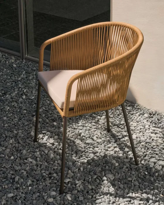 Silla Yanet - de cuerda beige y patas de acero galvanizado en Beige - Sillas, Uruguay | Kavehome, vista 2