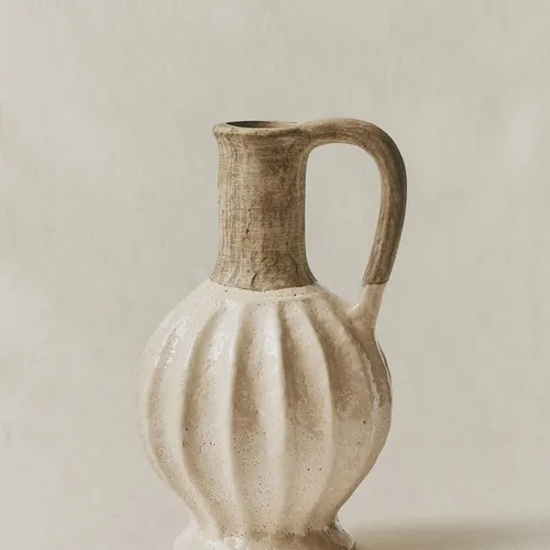 JARRA DECORATIVA CERÁMICA RÚSTICA en Beige - Jarrones, Uruguay | Zara Home