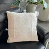 Funda de almohadón Sherpa 45x45cm - blanco en Blanco - Textiles, Uruguay | Buho Store, vista 2 de 2