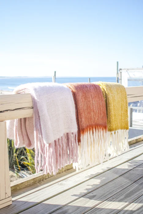 THROW BLEND LANA Y MOHAIR ROSA en Rosa - Textiles, Uruguay | Sentido Jose Ignacio, vista 4