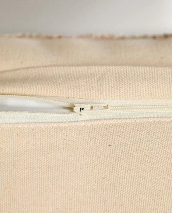 FUNDA COJÍN EFECTO VINTAGE - Textiles, Uruguay | Zara Home, vista 5