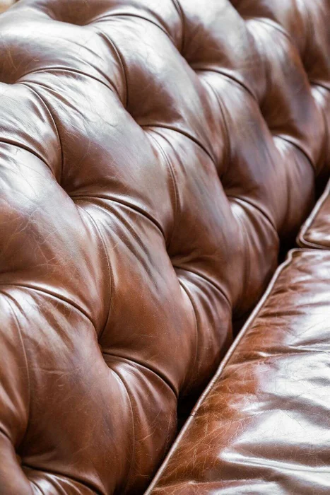 SILLON CHESTERFIELD - CUERO ITALIANO - XL en Marrón - Sillones y sofás, Uruguay | La Iberica, vista 28