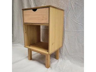 Mesa de luz 1C Mel/gris Linea Nordica en Madera Maciza en Madera natural - Mesas de luz, Uruguay | Quesal, vista 2