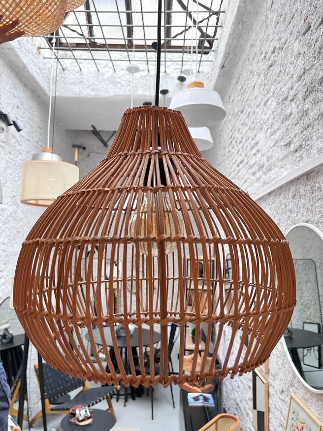 Lámpara Colgante Ratán Diámetro 35 cm en Marrón - Lámparas colgantes, Uruguay | Berna home, vista 2