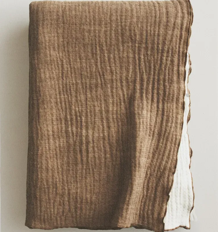 MANTA ALGODÓN REVERSIBLE en Marrón - Textiles, Uruguay | Zara Home