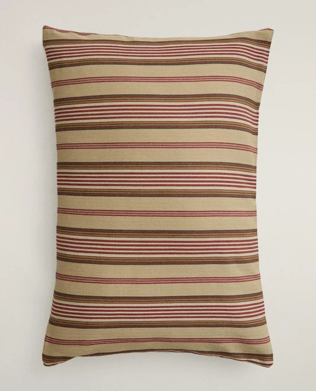 FUNDA COJÍN ALGODÓN RAYAS TEXTURA | KATHARINE POLE en Beige - Textiles, Uruguay | Zara Home, vista 3