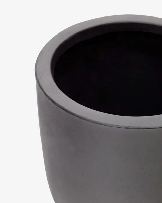 Macetero Aiguablava de cemento negro Ø 39 cm en Negro - Muebles para el exterior, Uruguay | Kavehome, vista 3