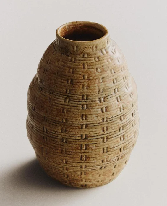 JARRÓN ARCILLA IRREGULAR - Jarrones, Uruguay | Zara Home