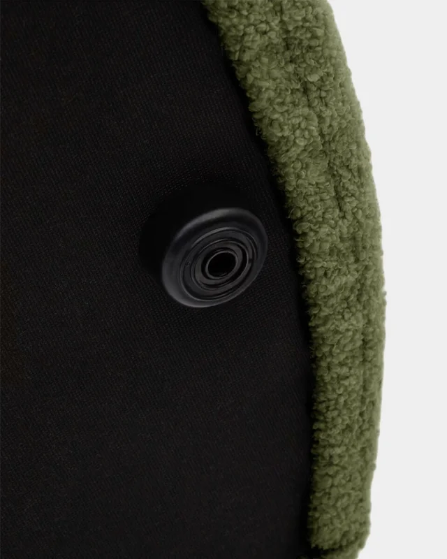 Reposapiés desenfundable Kaeli - de borreguito verde Ø 43 cm en Verde - Butacas, banquetas y puffs, Uruguay | Kavehome, vista 7