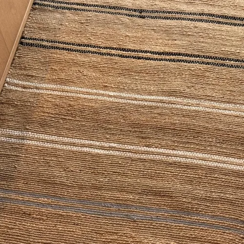 ALFOMBRA YUTE PROMO NATURAL RAYAS BLANCO &amp; GRIS &amp; NEGRO en Multicolor - Textiles, Uruguay | Masinfinito Casa