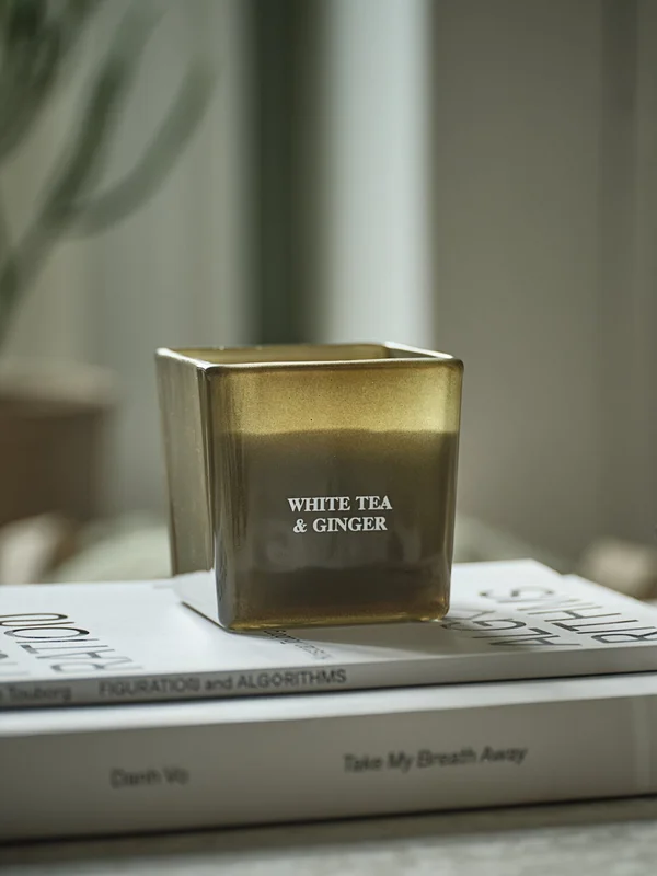 Vela aromática EGON A8xL8xA8cm cristal verde oliva en Verde - Velas y Portavelas, Uruguay | JYSK, vista 3