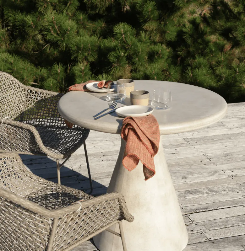 MESA COMEDOR NOVARA CEMENTO en Gris - Muebles para el exterior, Uruguay | Masinfinito Casa