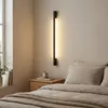 Aplique de Pared Linear Gloss en Negro - Iluminación, Uruguay | La Perla, vista 3 de 4