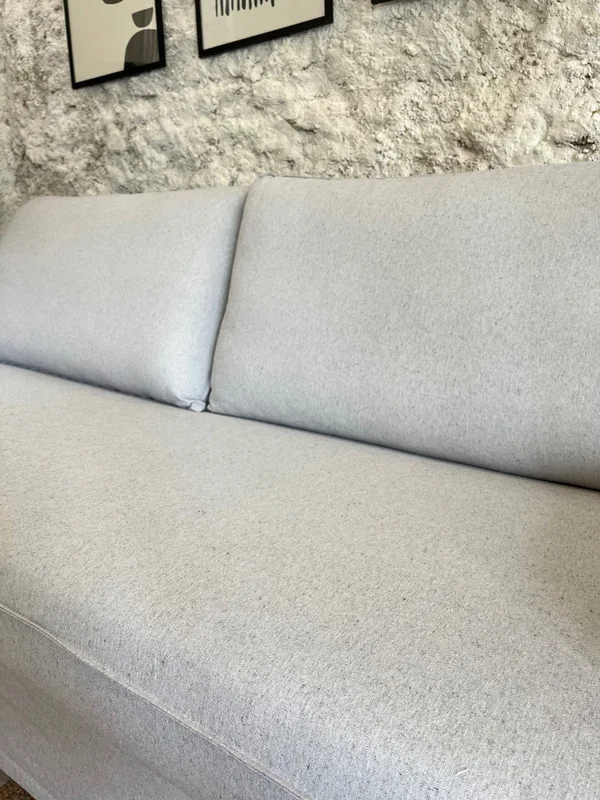 Sofá Manchester con Funda Desmontable 2 cuerpos (155cm) – Gris Claro en Gris - Sillones y sofás, Uruguay | Berna Home, vista 3