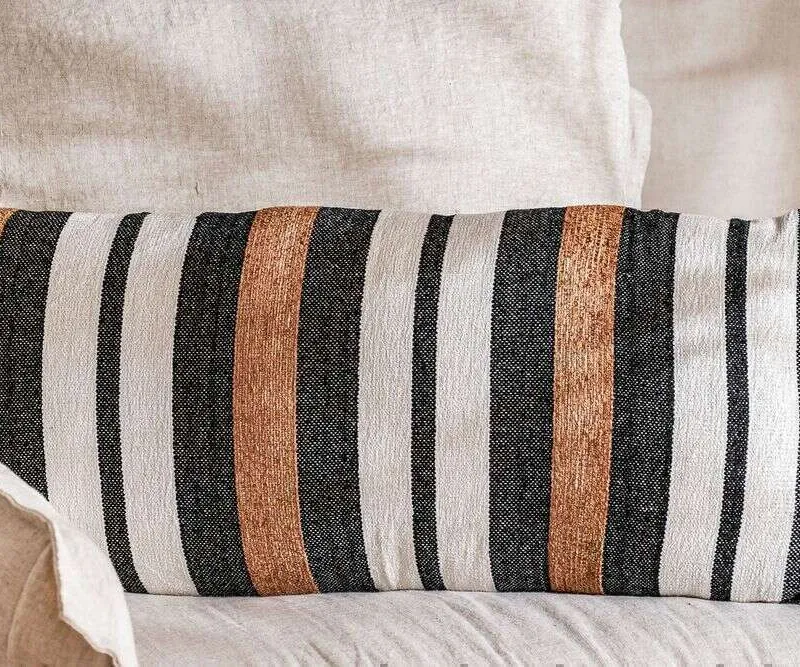 ALMOHADON RAYADO DENIM / CHOCO - 35 X 80 CMS en Multicolor - Textiles, Uruguay | La Iberica