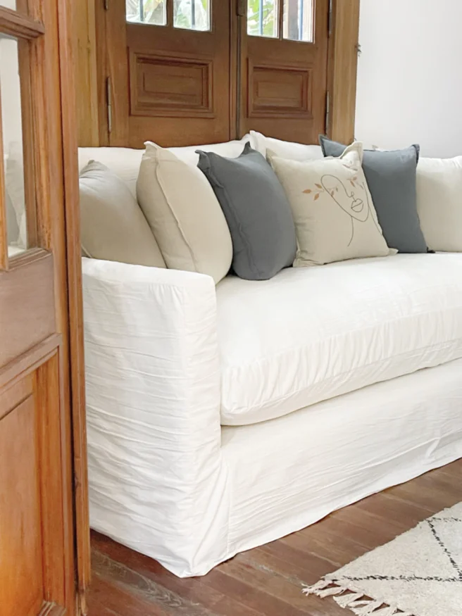 Sofá con funda Zeus en Beige - Sillones y sofás, Uruguay | Pieza Clave, vista 2
