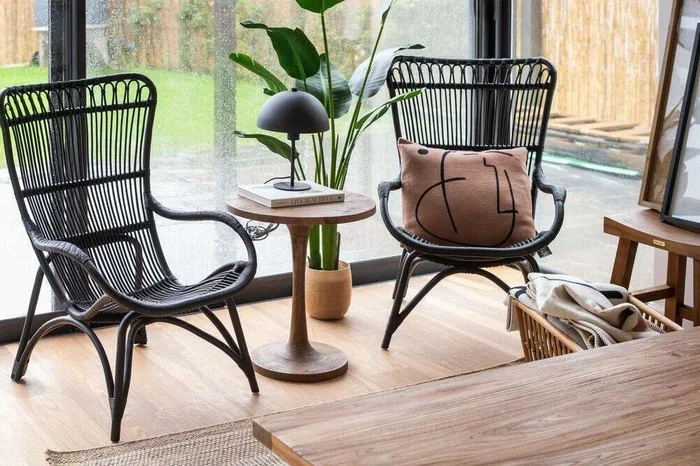 LAMPARA HONGUITO BLACK - 25 X 35 CMS en Negro - Lámparas de mesa, Uruguay | La Iberica, vista 2