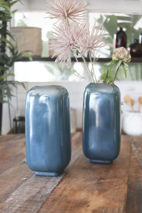FLORERO BELLO en Azul - Jarrones, Uruguay | Sentido Jose Ignacio