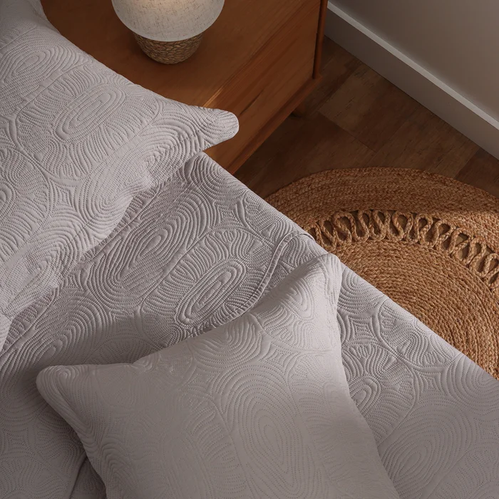 Set Colcha Con Funda Hot Press YJA 160×230 en Beige - Textiles, Uruguay | Tiendas Montevideo
