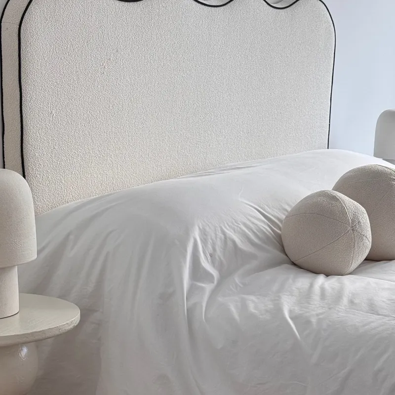 Respaldo PISSIS Vivo- Tapizado en Blanco - Respaldos de cama, Uruguay | Octo