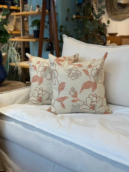 Almohadon beige con estampa en Multicolor - Textiles, Uruguay | FMB