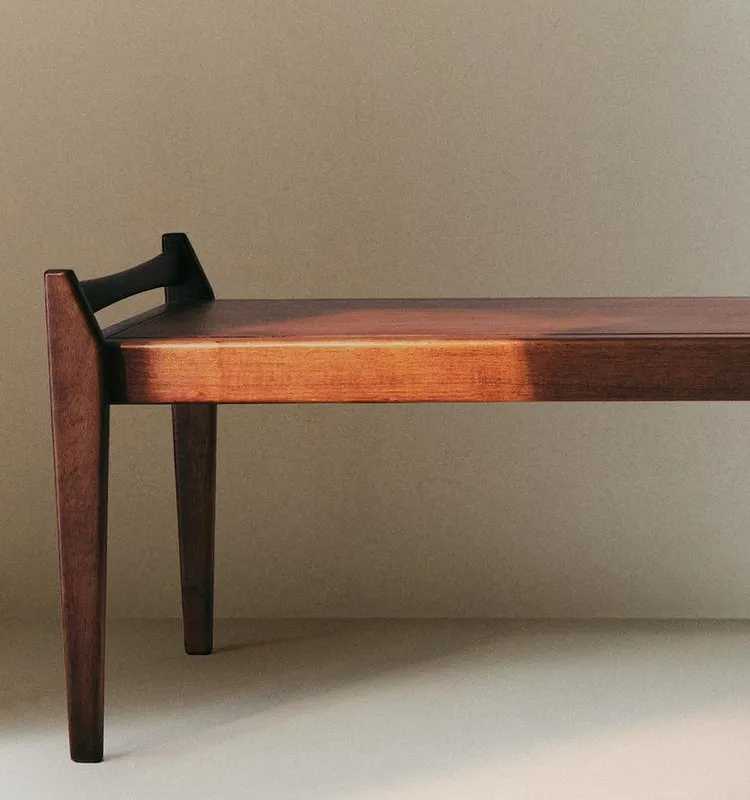 BANCO LARGO MADERA en Madera natural - Butacas, banquetas y puffs, Uruguay | Zara Home