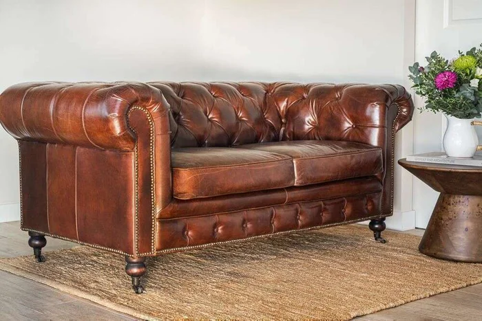 SILLON CHESTERFIELD CUERO ITALIANO - 2 CUERPOS - Sillones y sofás, Uruguay | La Iberica