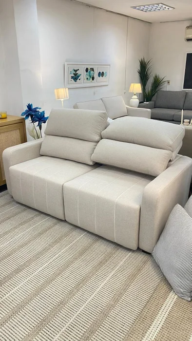Sofá Havai Extensible Reclinable – Gris – 2 cuerpos en Beige - Sillones y sofás, Uruguay | Berna home, vista 2