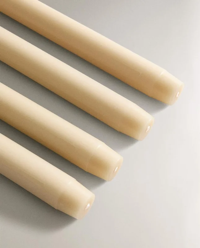 PACK VELAS LARGAS DECORATIVAS CILINDRO (PACK DE 4) en Beige - Velas y Portavelas, Uruguay | Zara Home, vista 5