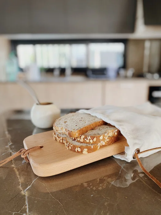 Tabla panera de madera con bolsita de lino - Decoración, Uruguay | Dreams On Time