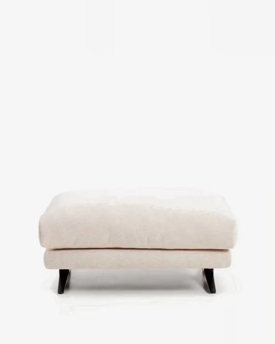 Reposapiés Veliro de chenilla beige y patas de acero con acabado negro 85 x 90 cm FSC Mix Credit en Beige - Sillones y sofás, Uruguay | Kavehome, vista 6