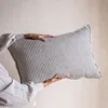 ALMOHADON LINO ALTO GRAMAJE RAYADO GRIS OSCURO - 70 X 43 CMS en Gris - Textiles, Uruguay | La Iberica, vista 9 de 9