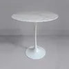 Tulip Side Table | Eero Saarinen en Madera natural - Mesas de arrimo, Uruguay | Mad for Modern, vista 1 de 3