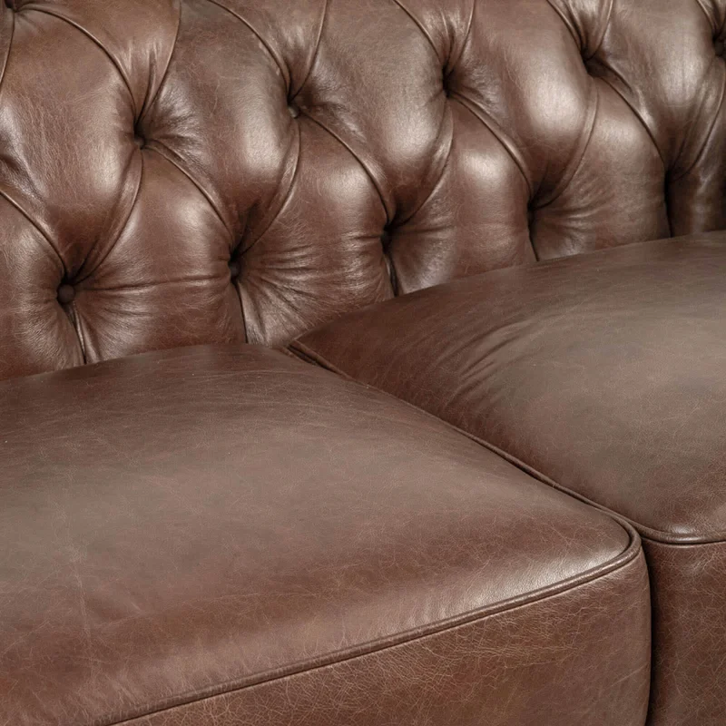 Sofa 2 Cuerpos Cuero-100-natural Marron New Chesterfield Choc. en Marrón - Sillones y sofás, Uruguay | Divino, vista 4