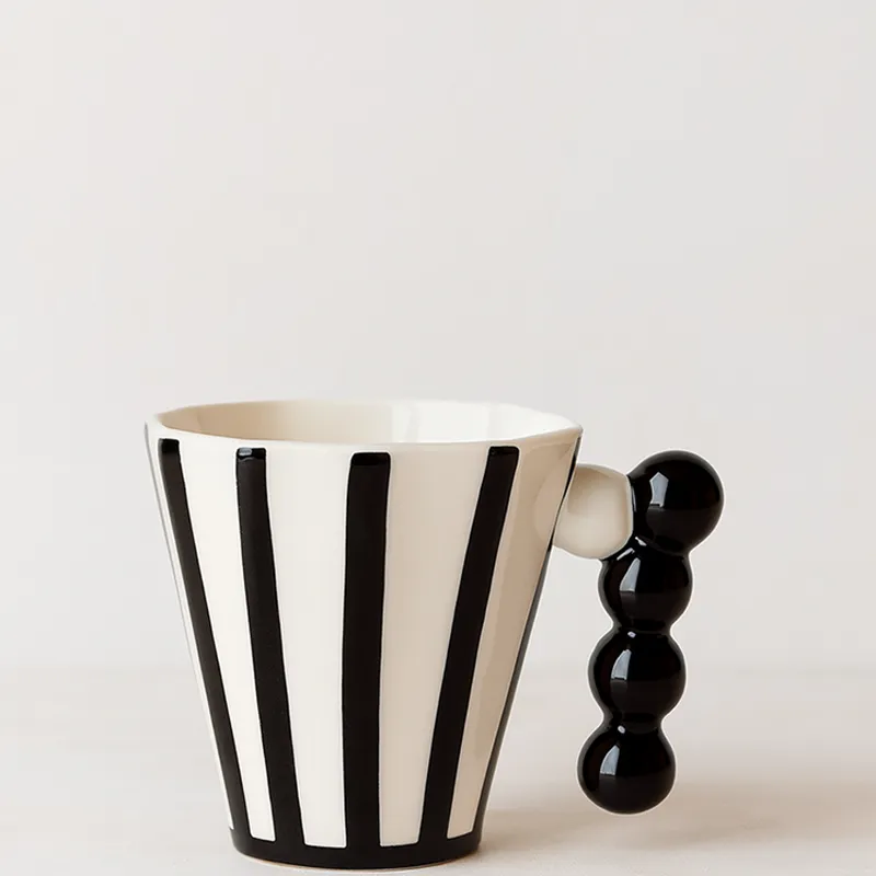 Taza Bolitas Rayada en Negro - Decoración, Uruguay | Cabana