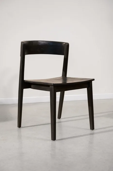 Silla en madera teca color negro - Sillas, Uruguay | Entrecasa