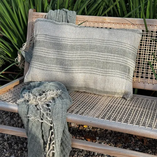 ALMOHADON RUSTICO LINO NATURAL en Verde - Textiles, Uruguay | Masinfinito Casa