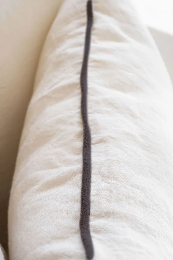 ALMOHADON AZUR CON VIVO - LINO BLANCO - 55 X 55 en Blanco - Textiles, Uruguay | La Iberica, vista 2