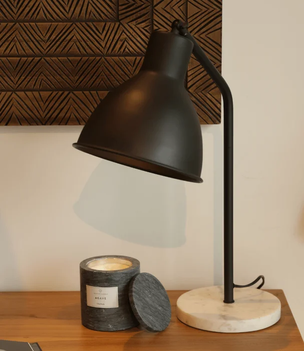 L. MESA PATO 20X48 en Negro - Lámparas de mesa, Uruguay | Masinfinito Casa