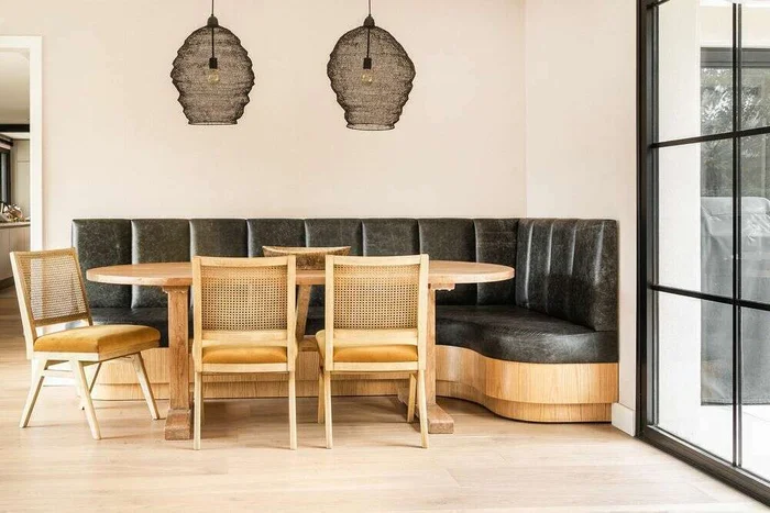 MESA COMEDOR OVAL - OLMO NATURAL - 2.20 X 1.05 MTS en Madera natural - Mesas de comedor, Uruguay | La Iberica