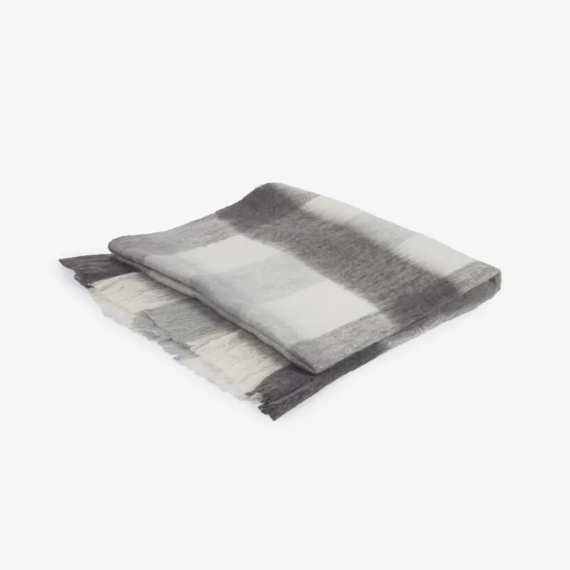 Manta Catarina cuadros blancos y grises 125 x 150 cm en Multicolor - Textiles, Uruguay | Kavehome