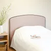 Respaldo tapizado con vivos curvos en Rosa - Dormitorio, Uruguay | Pieza Clave, vista 1 de 8