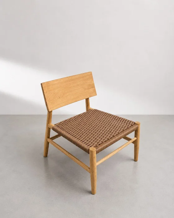 Butaca en madera teca y fibra loom en Madera natural - Butacas, banquetas y puffs, Uruguay | Entrecasa