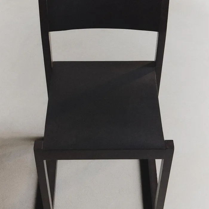 SILLA ESTRUCTURA MADERA Y PIEL, Uruguay | Zara Home