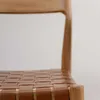 Banqueta en teca y cuero chocolate en Marrón - Butacas, banquetas y puffs, Uruguay | Entrecasa, vista 3 de 7